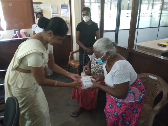 Hearing aid distribution program for the elderly